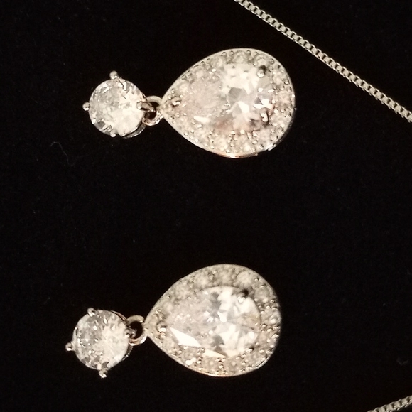 Bridal or Bridesmaid CZ and White GF Earrings and Necklace Gift Set - Picture 8 of 8